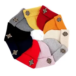 Varm designer beanie bonnet hatt jultomten monterade hattar hink hatt mössa vinter hatt stickad hatt vertikala ränder skalle mössor vinter unisex kashmir bokstäver avslappnad