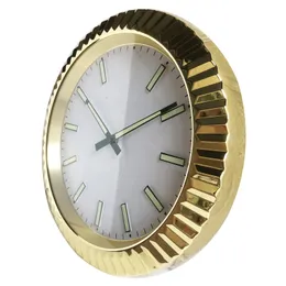 ساعة الحائط الزمنية الفاخرة المعدنية الأزياء الذهبية موجز الفن كبير ساعة غرفة المعيشة صامتة Quartz Reloj de Pled Gold Home Decoration Luminous 13.5 inch Q240509