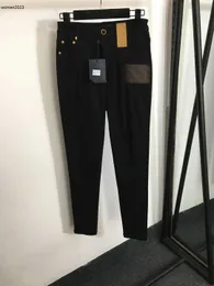 ciemnoniebieskie dżinsy dla kobiet skórzana etykieta zamek błyskawiczny Design Girl Denim Spodni Rozmiar S m mody dżinsowe spodnie OCT10