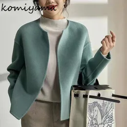 Kvinnors blandningar Komiyama Fashion Solid O Neck Coats Vintage Elegant Women Jackets Autumn Winter Long Sleeve Jacket Casual All Match Outfits 231012