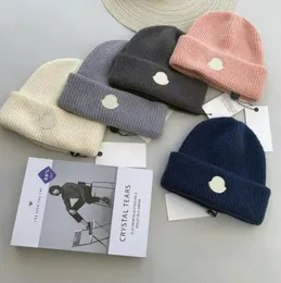 Designer brimless hat knitted cotton hat popular in Europe and America windproof and fashionable hat suitable for indoor and outdoor wearing gift