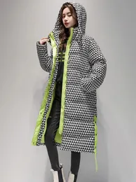 Women's Down Parkas Kbat 2023 Winter Warm Parka Plaid Long Sonw Coat Fashion Fashing Hooded Puffer Jacket Memale Windproof Outwear 231012