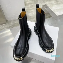 Botas grossas de plataforma para motociclistas, botas Martin de couro com sola entalhada, sapatos de marcas de designers de luxo resistentes para calçados femininos de fábrica
