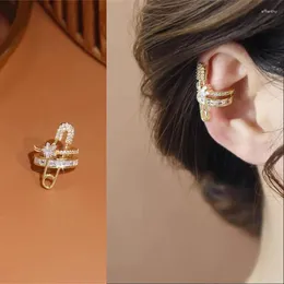 Sırtlar Küpe Moda Kristal Yıldız Klipi Kadınlar için Kızlar Sahte Piercing Kıkırdak Pimleri Yok Earcuff Küpe Kulak Yüzüğü Delik Takı Olmadan