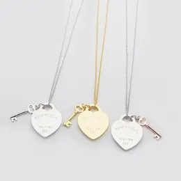 Colares de pingentes de coração e designer -chave - Opções de prata e rosa de ouro para o casamento feminino e presentes de Natal