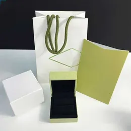 Luxury Clover Brand Designer smycken Box Packing örhängen halsband armband kvalitet dammpåse