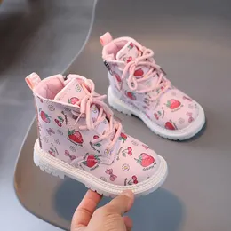 Boots Autumn Baby Kids Buckle Lock Cotton Cotton Warm Warm British Style Leather Boots Kids Cute Strawberry Booties Children's Shoes 231013