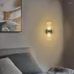 Lampada da parete Elegante tubo d'argento Paralume in acrilico Applique Decorazioni per la casa Soggiorno Corridoio Camera da letto Lampada moderna a LED