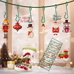 New Christmas small hooks, plastic hooks, S-shaped note hooks, Christmas daily necessities hanging tools