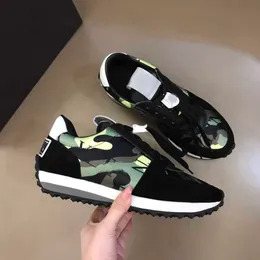 Luxury Color Matching Sneakers Camouflage Sneakers Rubber Designer Militära spikar Tre-Layer Black and White Beige Men's Shoes Military Fans Running Shoes.
