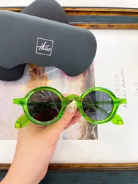 2024 Новые брендовые красивые дизайнерские солнцезащитные очки для женщин и мужские солнцезащитные очки на открытом воздухе Классический стиль Унисекс Очки Поляризационные очки для спорта Вождение Несколько стильных оттенков