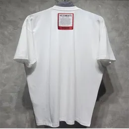 Vetements Mens Tshirt Siyah Beyaz Pamuk Tişört Posta Yaması Marka Tasarımcı Gömlekleri Büyük Boy Tee Erkek Kadın Sokak Giyim324a