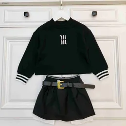 roupas de bebê de luxo designer crianças vestido ternos meninas conjuntos de outono tamanho 100-150 cm 2pcs camisola de manga comprida e saia curta de nylon set01