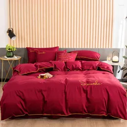 Sängkläder set Long Velvet Cotton Wedding 4-Piece Big Red Quilt Sheet and Däcke Set