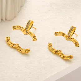 Brincos de charme Love Stud Brinco 18K Banhado a Ouro Prata Orelha Loop Hoop Desinger Jóias Marca Carta Cristal Pérola Mulheres Presente de Festa de Natal Joias de Casamento