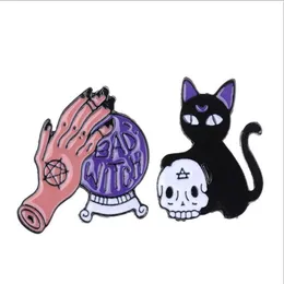 Bruxa má agulha bola de cristal artesanal gato preto crânio retro esmalte pino broche crachá decorativo cowboy jóias de halloween gd2612646