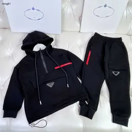 Tute di marca per ragazzo e ragazza set di giacche con cappuccio per bambini di alta qualità per bambini Taglia 110-160 CM Felpa con cappuccio e pantaloni sportivi con mezza zip Oct15