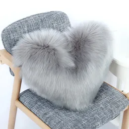 Cuscini di peluche Cuscini Nordic Peluche Cuscino Morbido Farcito Amore a forma di cuore Cuscino del divano Giocattoli per bambini Bambola Casa Arredamento camera da letto Simpatico divertimento Regali per bambini 231016