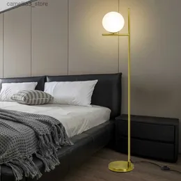 플로어 램프 Depuley 현대 서리가 달린 유리 지구 LED 바닥 램프 폴 스탠딩 램프 침실 거실 에너지 절약 조명기구 블랙/골드 Q231016