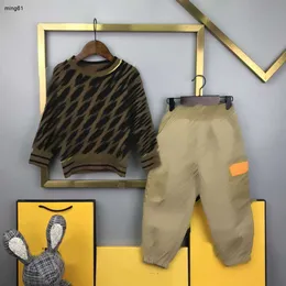 Varumärke Kids Kläddesigner Baby Tracksuits Autumn Suit For Boy Size 100-150 cm 2st Full Body Letter Jacquard Sweater and Casual Pants Sep01