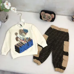 Varumärke Autumn Set for Boy Fashion Kids Tracksuits Storlek 100-150 cm 2st Spela basketmönster tryckt rund halströja och byxor 25 september