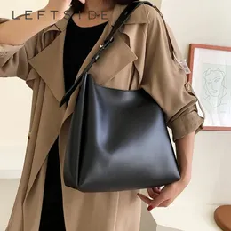 ショッピングバッグ女性のための左サイドファッションレザートートバッグ女性のテンズテンズシンプルな大型の大容量肩の袋ハンドバッグと財布231016