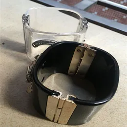 Brett märke guldfärg mode armbanden smycken för kvinnor stor bredd manschett armband mode harts berömda varumärkesbrev namn manschettban2738