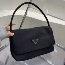 Qiao ge kvinnors nya högkapacitet nylon tyg axel casual handväska mode underarmsäck