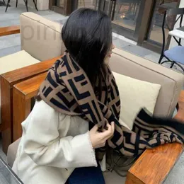 Scarves Designer Netizen Same Style Scarf Women's Big F Wool Shawl Warm Autumn and Winter F Scarf Double Sided FF Short Tassels 34UP