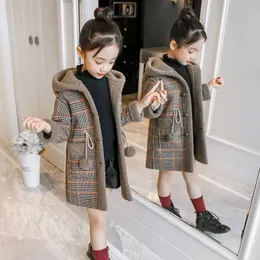 Giacche Autunno Inverno Ragazze Cappotto peloso Fashion Design Lungo per bambini Capispalla Modello a griglia Giacca calda Cappotti 412T 231016