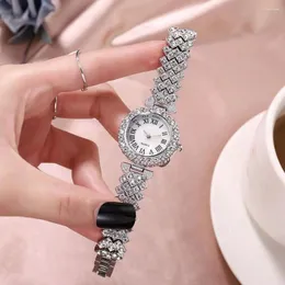 Relojes de pulsera Conjunto de joyería de dama Pulsera de reloj de diamantes de imitación de lujo Exquisito acero inoxidable con movimiento de cuarzo preciso ajustable