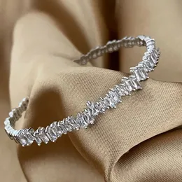 Slovehoony 925 Sterling Silber Modeschmuck Verstellbares Kristallarmband mit Weißgold-Zirkonia, rechteckige Öffnung 2023