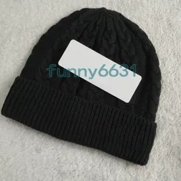 1PCS Winter 5 colors kobieta Boże Narodzenie czapki Mężczyzna Podróż dla dorosłych czapki czaszki czapki chapeu bawełniane czapkę narciarską dziewczyna szary kapelusz utrzymuje ciepło wcielenia