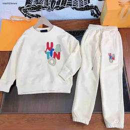 новые спортивные костюмы для мальчиков и девочек, красочный детский осенний комплект с принтом букв, размер 110-160 см, свитер с круглым вырезом и брюки, 15 октября