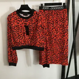 표범 프린트 여성 탑 드레스 2 피스 편지 웨빙 하이 허리 스커트 자른 T 셔츠 풀오버 패션복