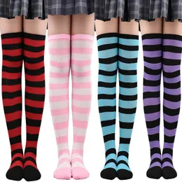 Meias meias mulheres coxa alta sobre o joelho meias para senhoras preto branco listrado meias longas meias de algodão malha quente soks 231016