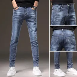 Jeans da uomo 2023 Pantaloni in denim Autunno Nove fori divisi Slim Fit Piedi piccoli Estate Sottile Primavera e