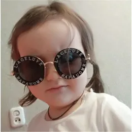 Güneş gözlükleri çocuklar yuvarlak gözlük kızları anti-üvey güneş gözlükleri çocuklar erkek bebek klasik retro sevimli güneş gözlükleri yuvarlak gözlük 231017