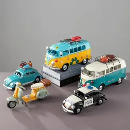 Arti e mestieri Fatti a mano in metallo Decorazione per auto Ornamenti Creativo Ferro Mini Bus Figurine Bambini Regali di compleanno Libreria Decorazioni Artware 231017