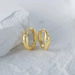 أقراط طوق Boako 925 الفضة الاسترليني غير المنتظمة غير المنتظمة على شكل نجمة صغير Zircon Zircon Buckle 18k مطلي بالنساء