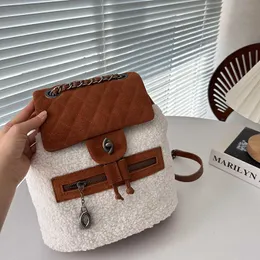 Yeni Lambswool Sırt Çantaları CC Torbalar Tasarımcı Sırt Çantası Kadın Okul Çantası Kızlar Mini Kitap Çantası Lüks Peluş Peluş Sırt Çantaları 231017