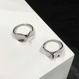 Ringdesigner mode charm smycken het ny trend ring oregelbunden smidig ring enkel hip hop titanium stål ringar jul present smycken mode tillbehör