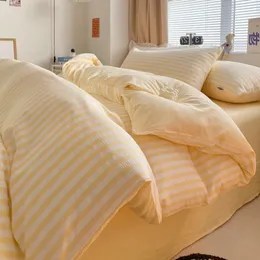 Bedding sets Ins Style Striped Seersucker Set Duvet Cover Flat Sheets Pillowcase Bed Sheet Soft Comforter Linens 231017