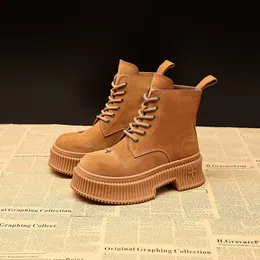 дизайнерская обувь Wu Xuani's Same SMFK Martin Boots. Новые женские короткие сапоги с перекрестным рисунком. Waste Soil Desert. Большие желтые сапоги на толстой подошве.