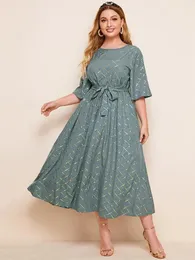 Plus-Size-Kleider Frühling Sommer Plus Size Damen O-Ausschnitt Kurzarm A-Linie bedruckter Gürtel Lange Kleider für Mode 231017