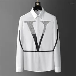 Herrklänningskjortor Big V Rhinestones Slim Long Sleeve Shirt Trend Lapel S Casual Social Club Outfits Black White Men249o