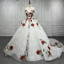 Luxury White Sweetheart Quinceanera Dress Applique Blomma ärmlös svep Train Ball klänning söta 16 klänningar 15 anos