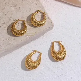 Hoop Huggie 2021 Advanced Hollow Edelstahl Ohrringe für Mädchen 18K Gold PVD Kreis Oval Crescent Hoops Garnelenmuster Women277v