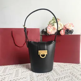 Totes Umhängetaschen Cross Body 2023 Neue Luxus Designer Fries Bag Trifolio Damentasche Umhängetasche Unterarm Eimertasche Tragbar Bucketcatlin_fashion_bags