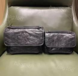 Süper Kaliteli Kadın Tasarımcıları Omuz Çantası Lüks 9a Çanak Çantalar Cüzdanlar Cowhide Orijinal Deri Deri Demir Flep Crossbody Hesger Çantası Mini Orta